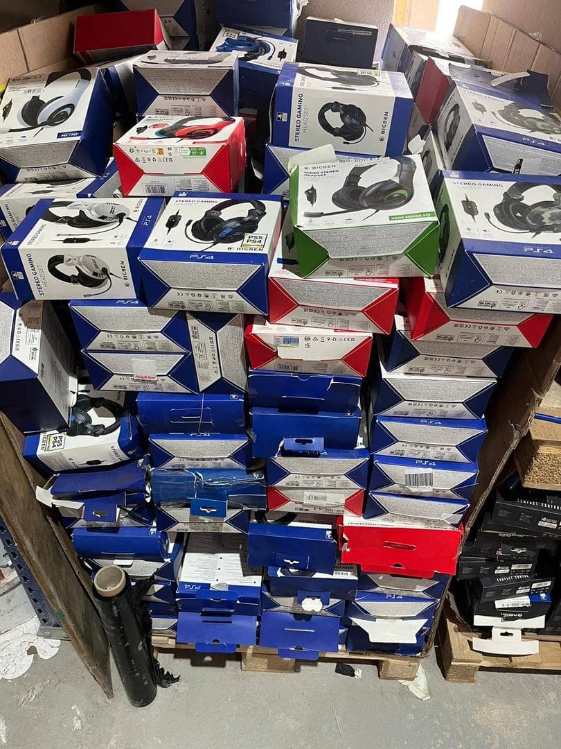 Gaming headset pallet, boxed inventory